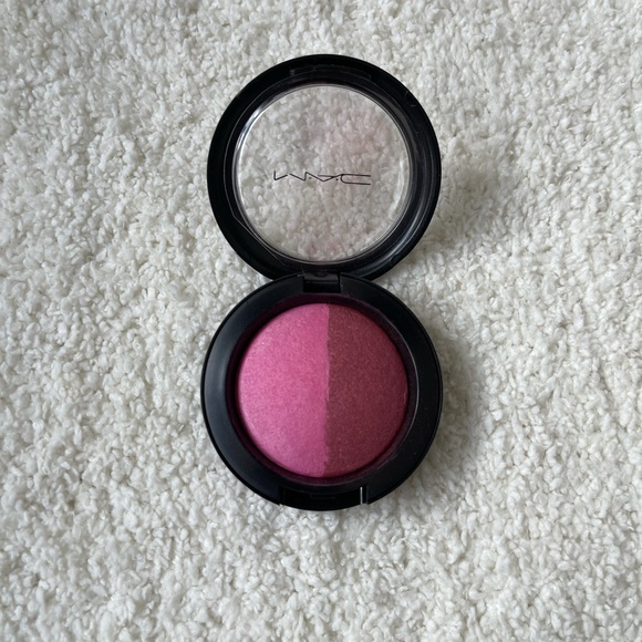 MAC Band of Roses Mineralized Blush - Picture 1 of 3